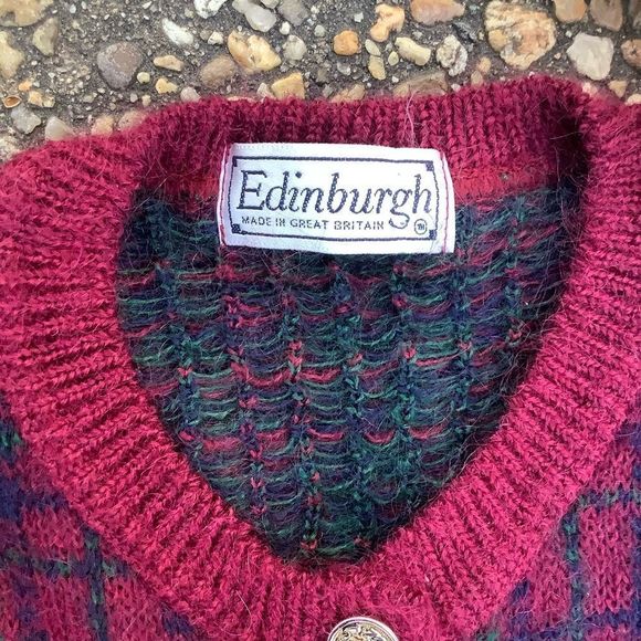 Vintage Edinburgh fuzzy mohair plaid red green Christmas sweater M England - Picture 2 of 7